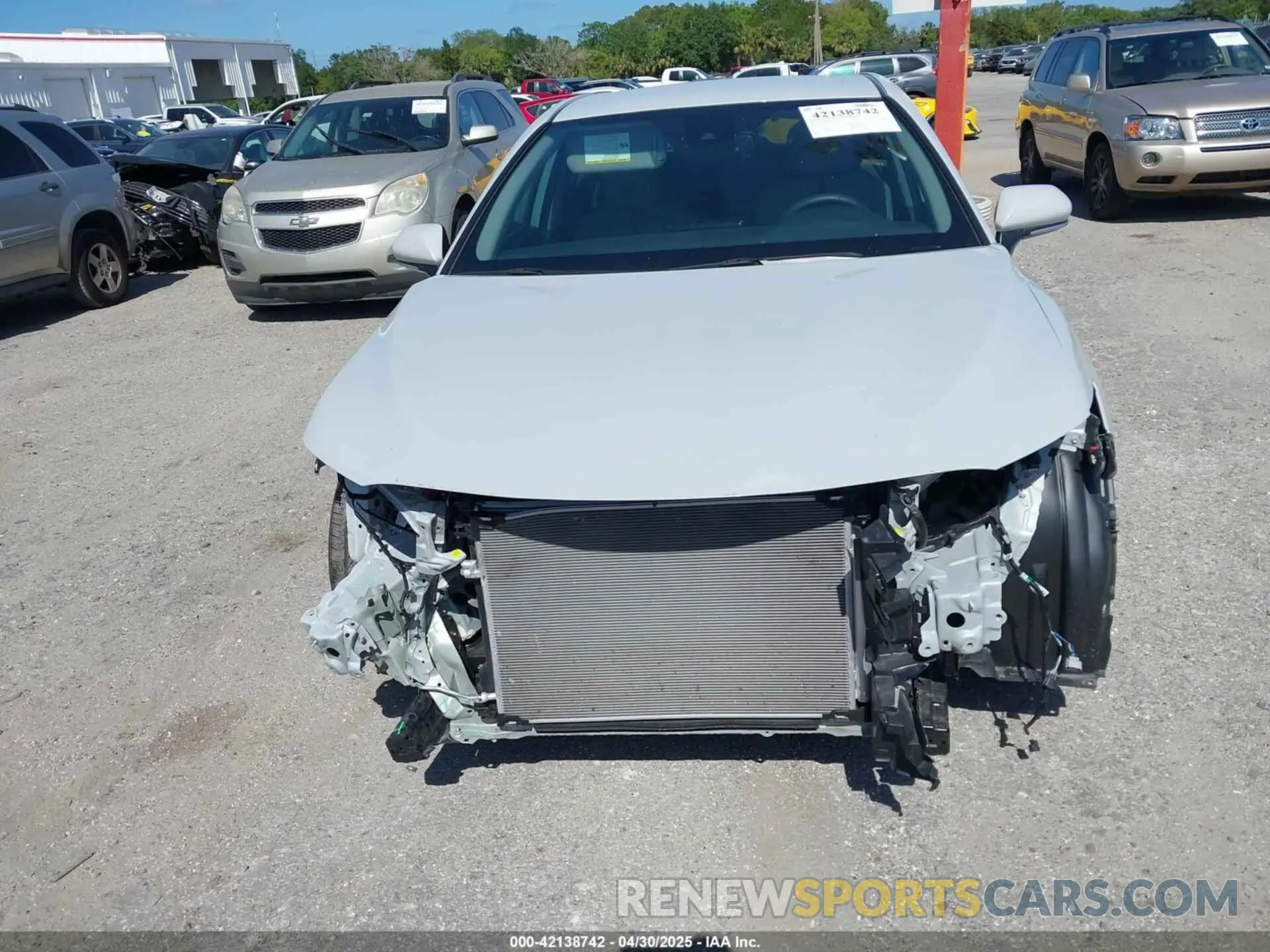 12 fotografías del automóvil dañado 4T1T11AK1RU242572 TOYOTA CAMRY 2024