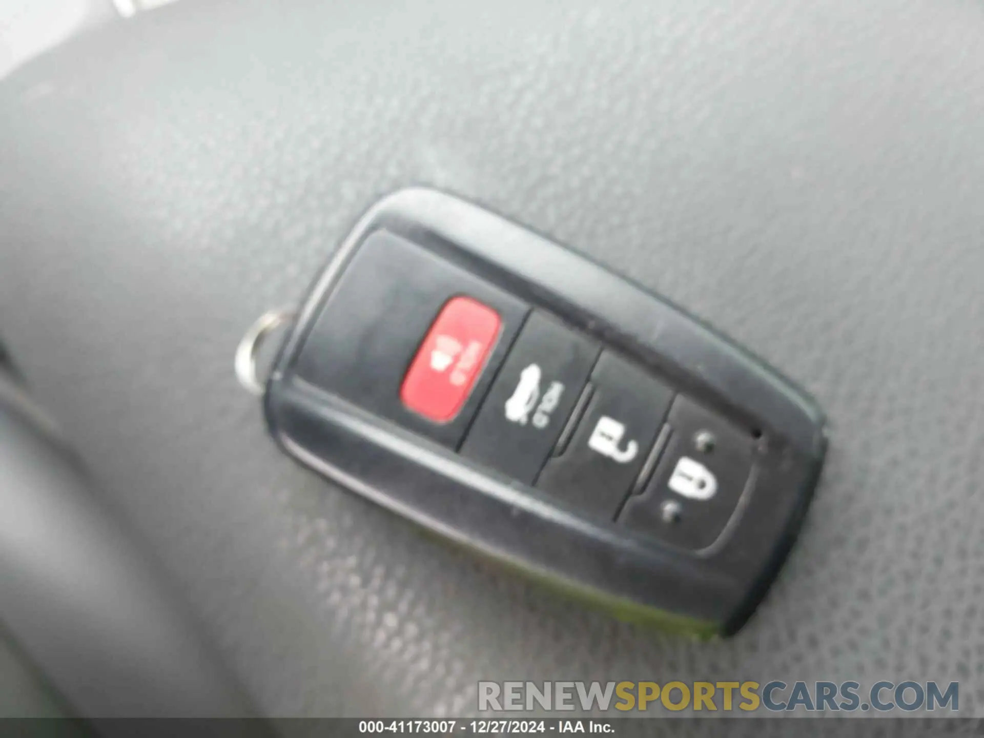 11 fotografías del automóvil dañado 4T1T11AK2RU193172 TOYOTA CAMRY 2024