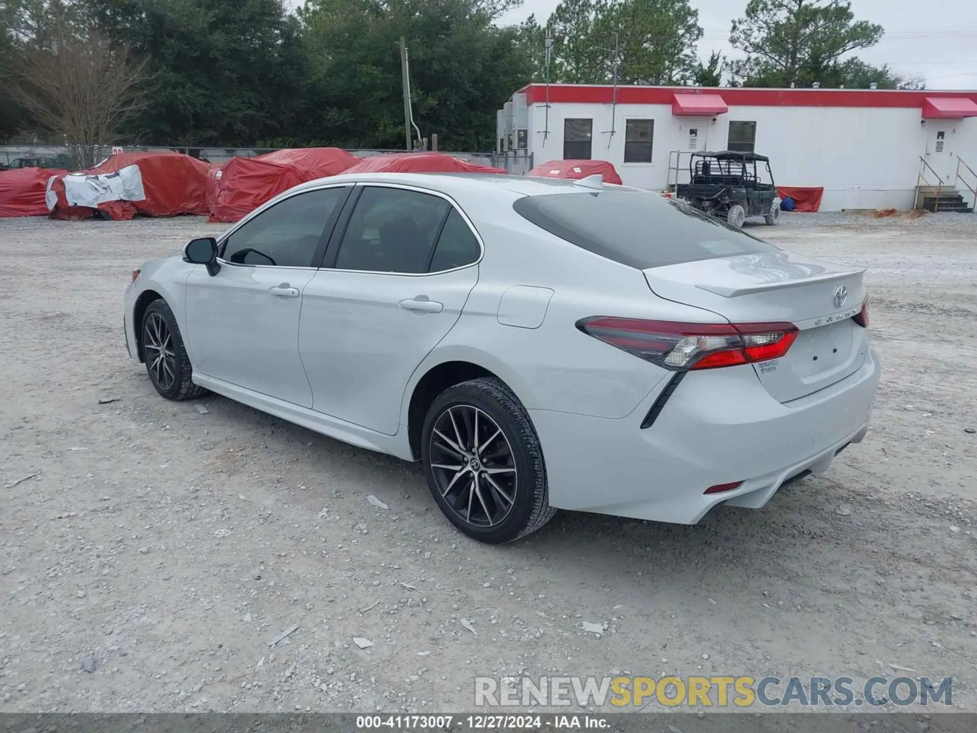 3 fotografías del automóvil dañado 4T1T11AK2RU193172 TOYOTA CAMRY 2024