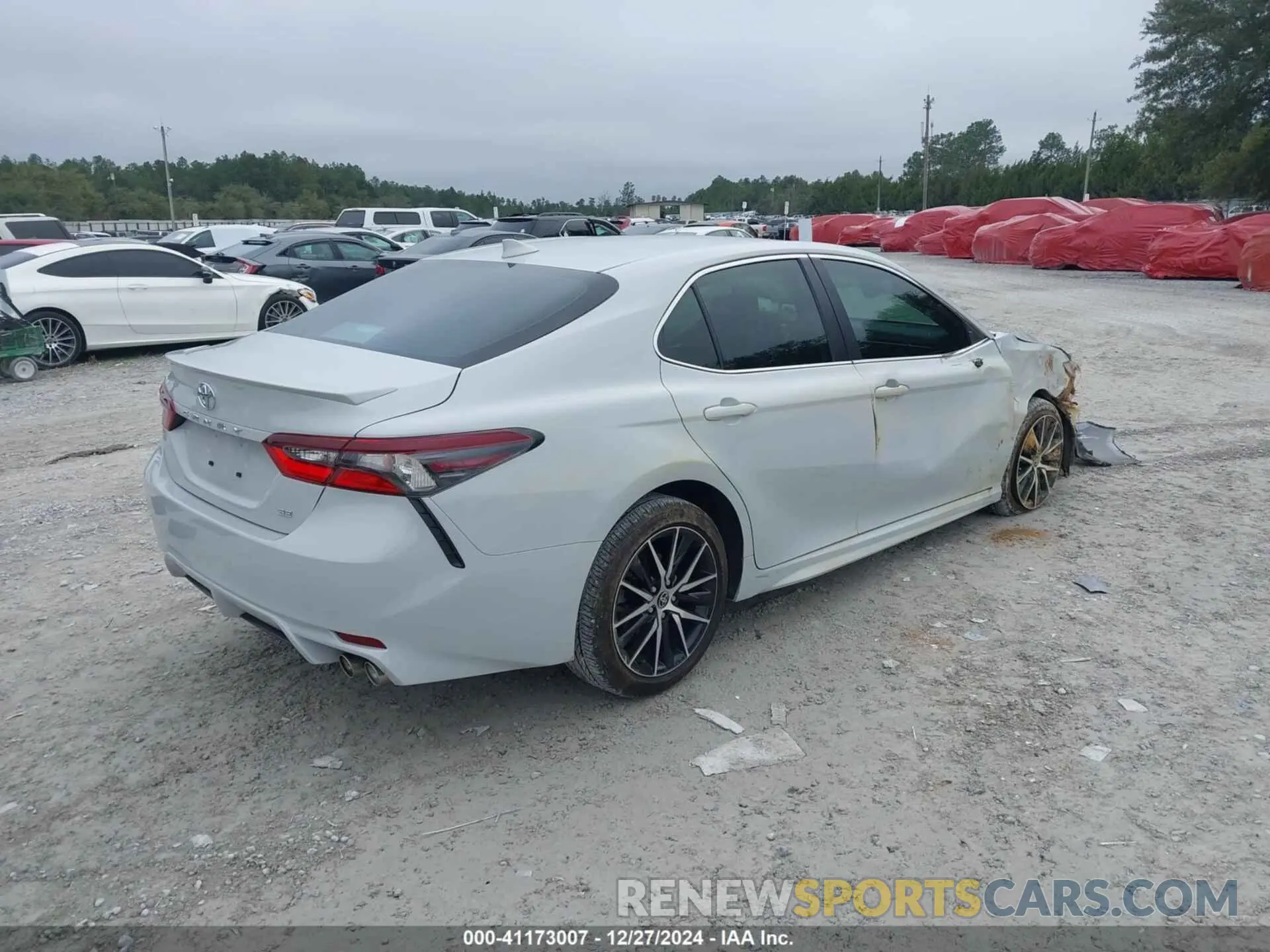 4 fotografías del automóvil dañado 4T1T11AK2RU193172 TOYOTA CAMRY 2024
