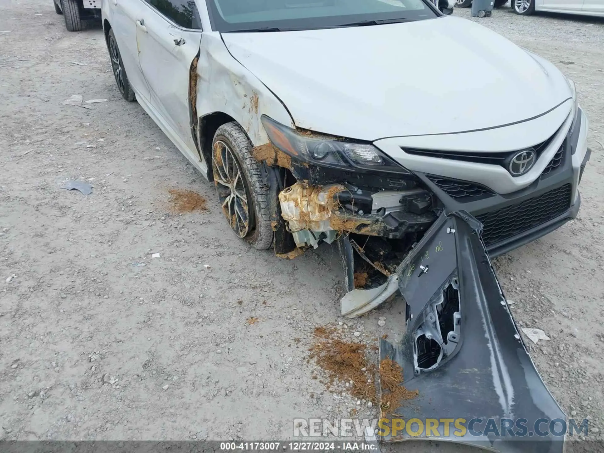6 fotografías del automóvil dañado 4T1T11AK2RU193172 TOYOTA CAMRY 2024