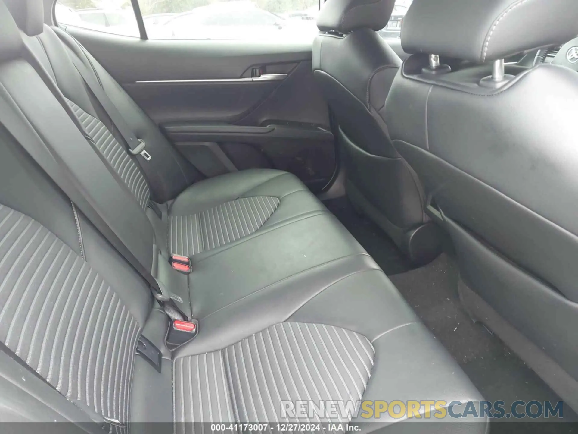 8 fotografías del automóvil dañado 4T1T11AK2RU193172 TOYOTA CAMRY 2024