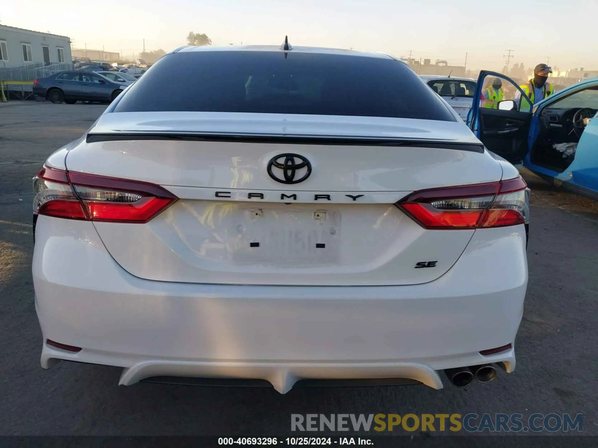 16 fotografías del automóvil dañado 4T1T11AK2RU200606 TOYOTA CAMRY 2024