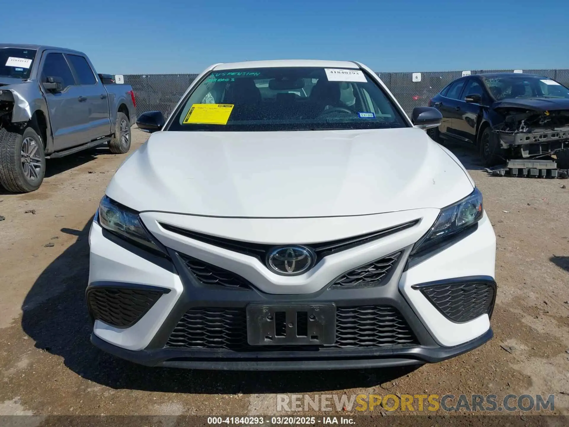 12 fotografías del automóvil dañado 4T1T11AK2RU210052 TOYOTA CAMRY 2024