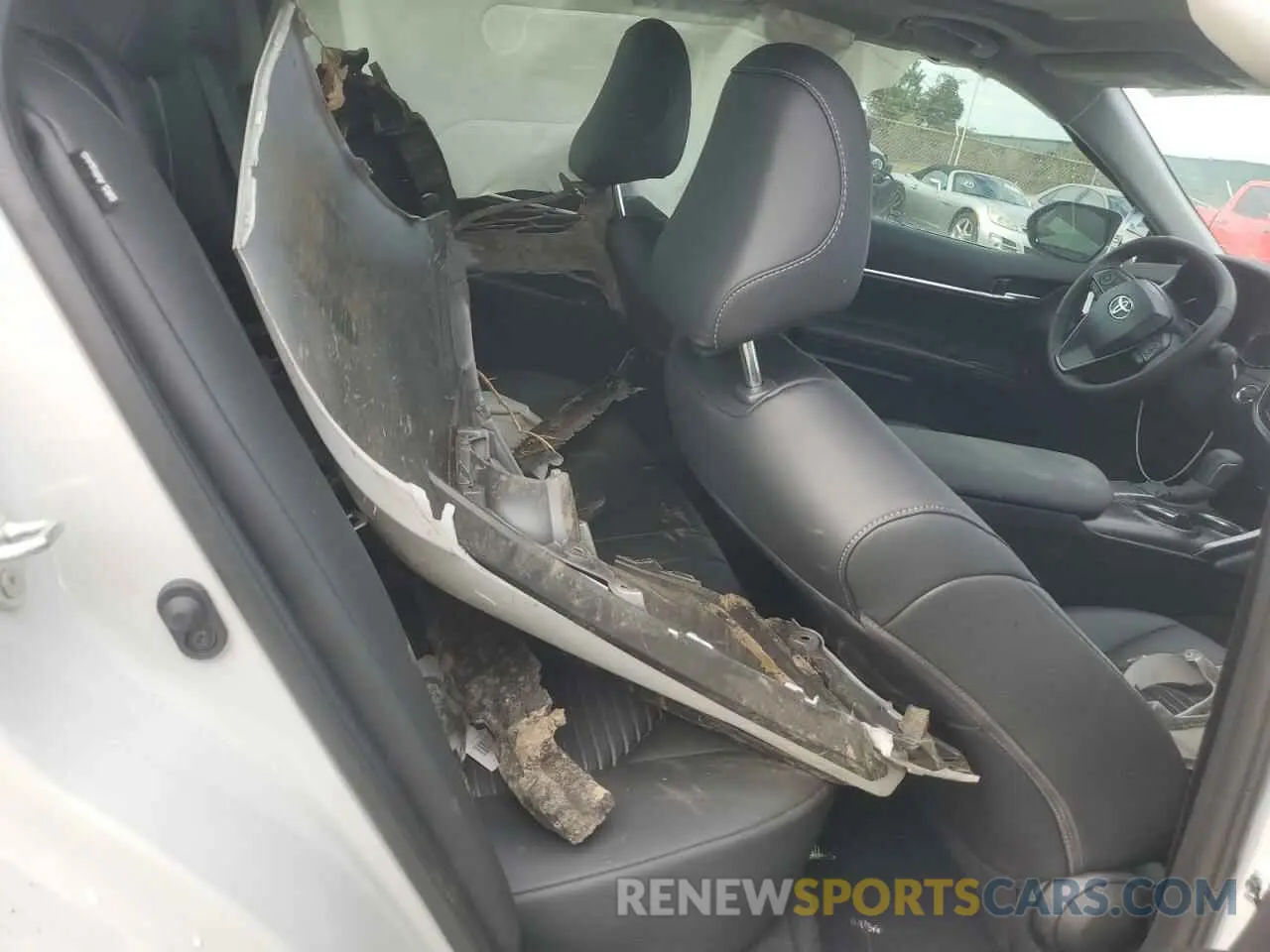 10 fotografías del automóvil dañado 4T1T11AK2RU242080 TOYOTA CAMRY 2024