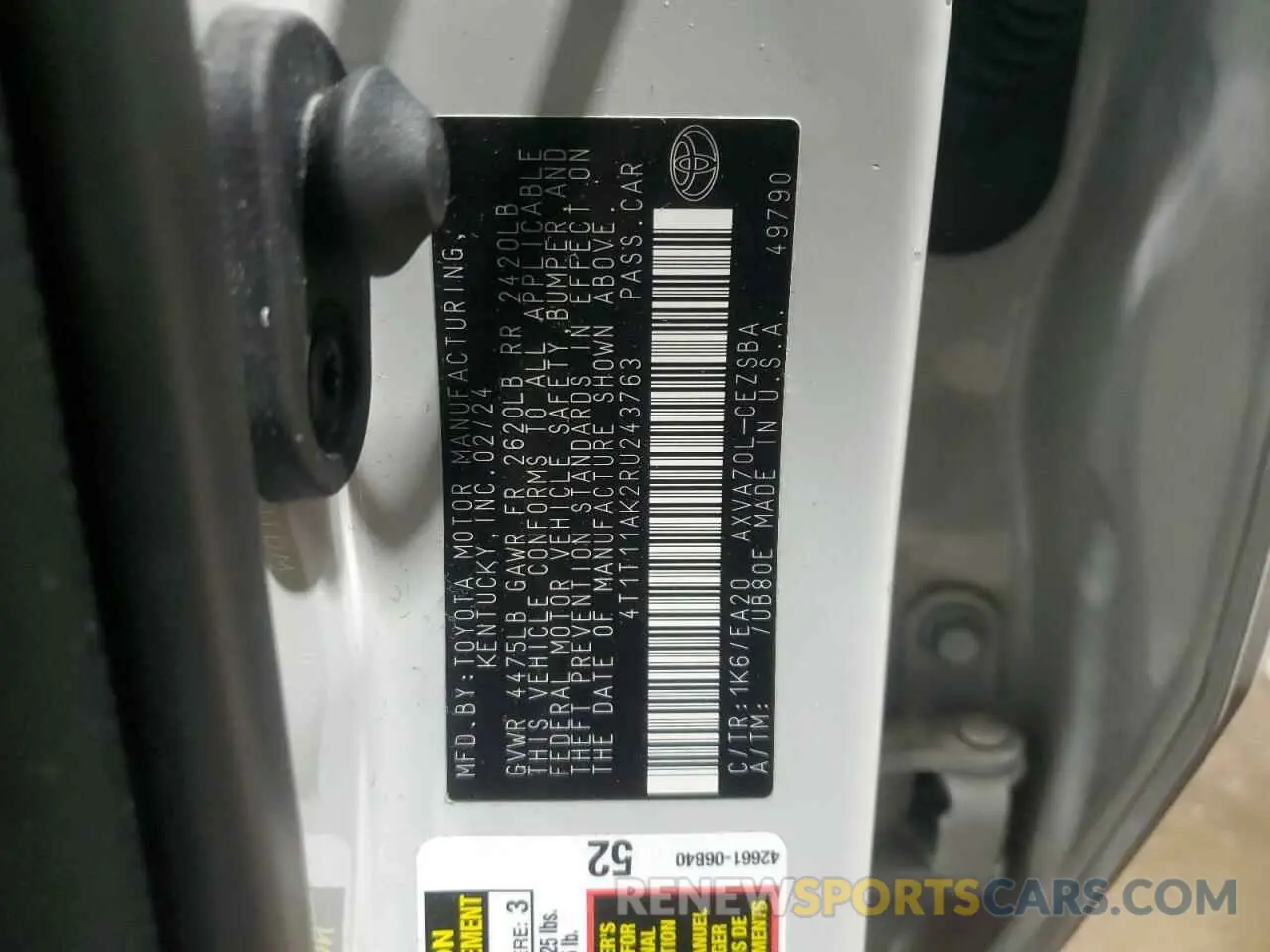 12 fotografías del automóvil dañado 4T1T11AK2RU243763 TOYOTA CAMRY 2024