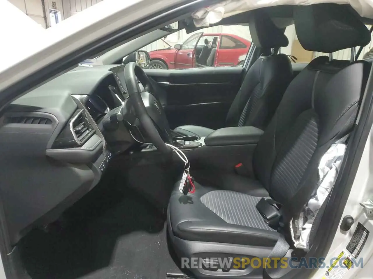 7 fotografías del automóvil dañado 4T1T11AK2RU243763 TOYOTA CAMRY 2024