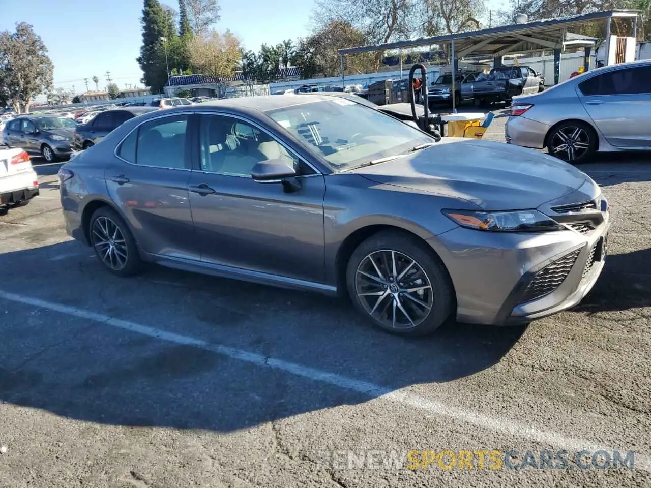 4 fotografías del automóvil dañado 4T1T11AK2RU266167 TOYOTA CAMRY 2024