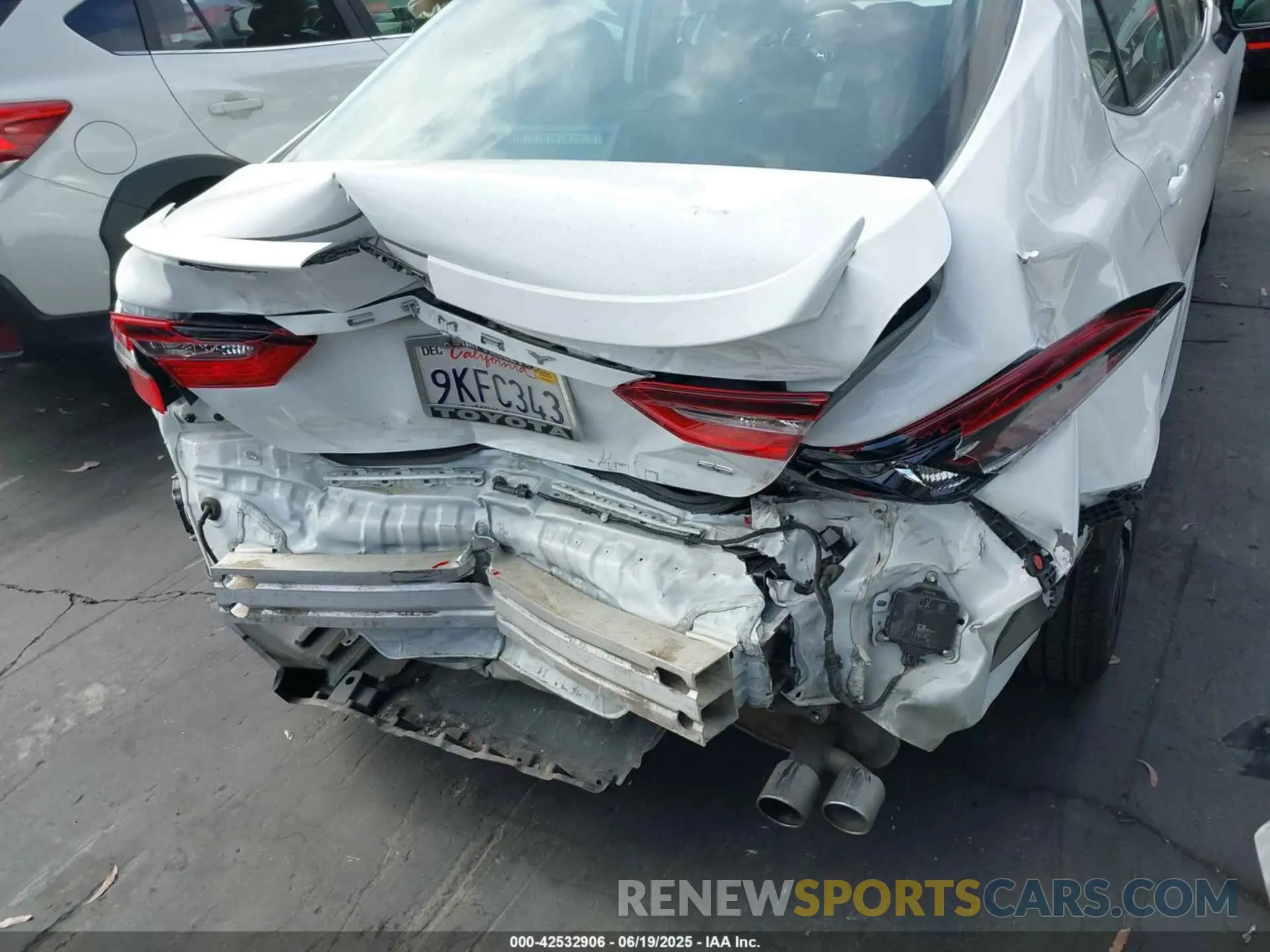 17 fotografías del automóvil dañado 4T1T11AK2RU867370 TOYOTA CAMRY 2024