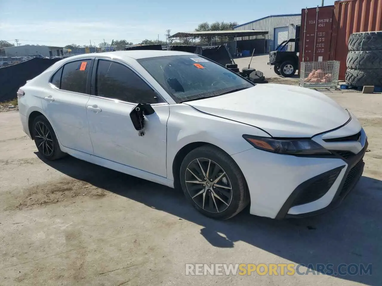 4 fotografías del automóvil dañado 4T1T11AK2RU878286 TOYOTA CAMRY 2024