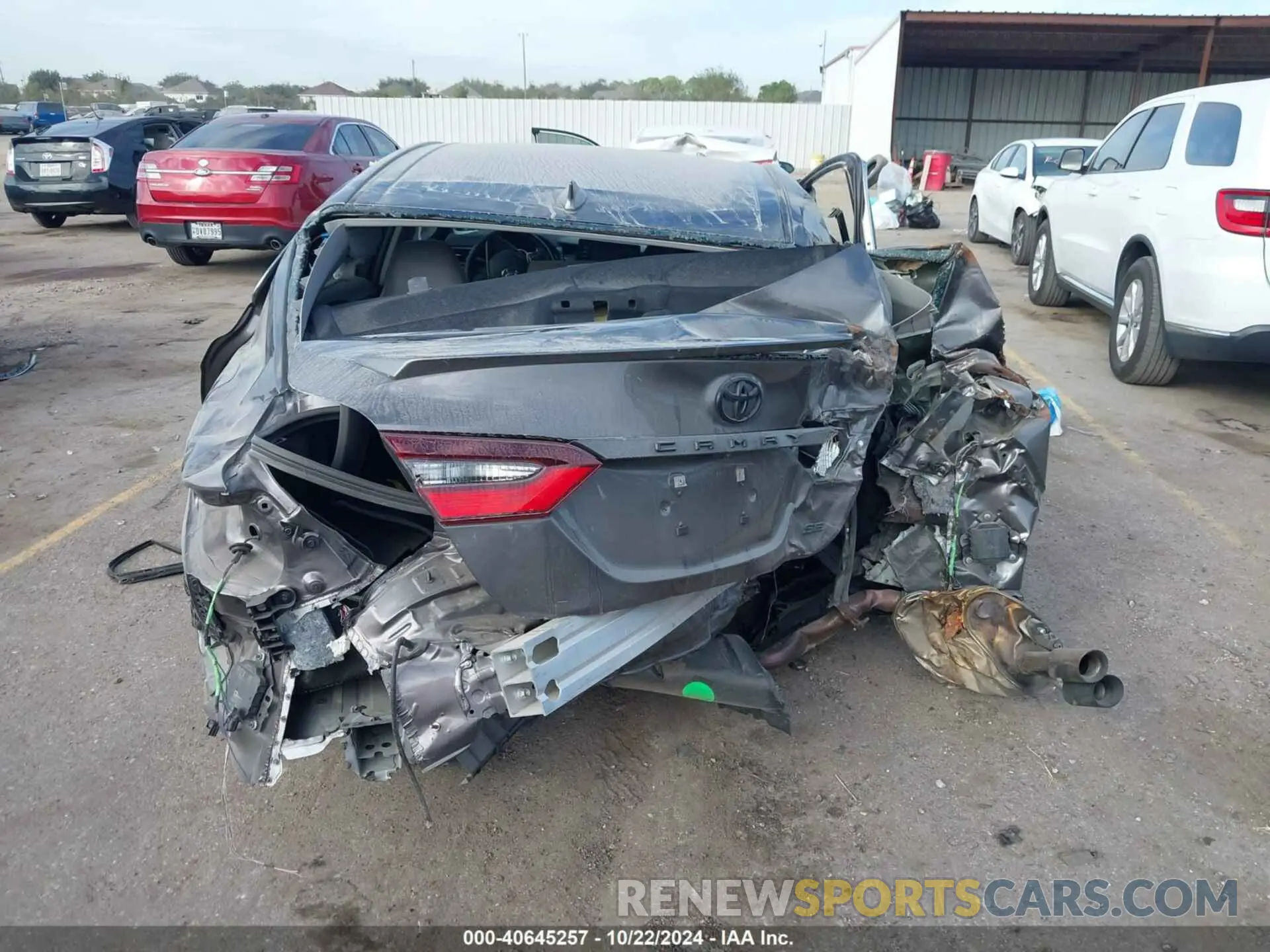 16 fotografías del automóvil dañado 4T1T11AK2RU897422 TOYOTA CAMRY 2024