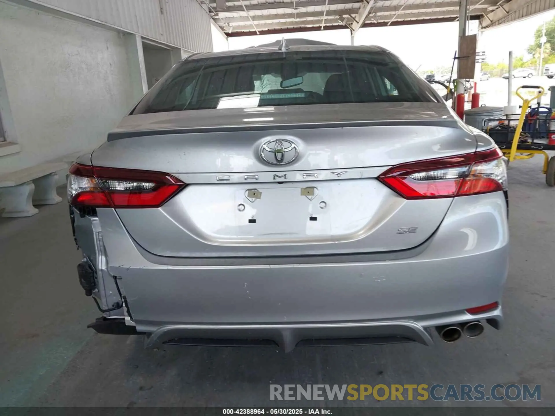 16 fotografías del automóvil dañado 4T1T11AK2RU918253 TOYOTA CAMRY 2024