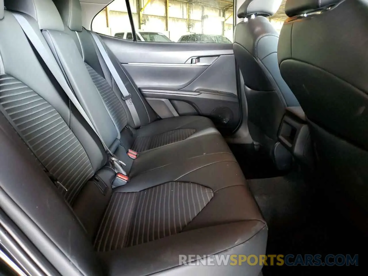 10 fotografías del automóvil dañado 4T1T11AK3RU211937 TOYOTA CAMRY 2024