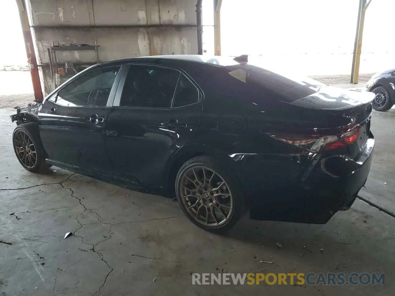 2 fotografías del automóvil dañado 4T1T11AK3RU211937 TOYOTA CAMRY 2024