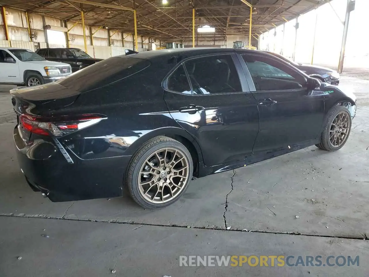 3 fotografías del automóvil dañado 4T1T11AK3RU211937 TOYOTA CAMRY 2024