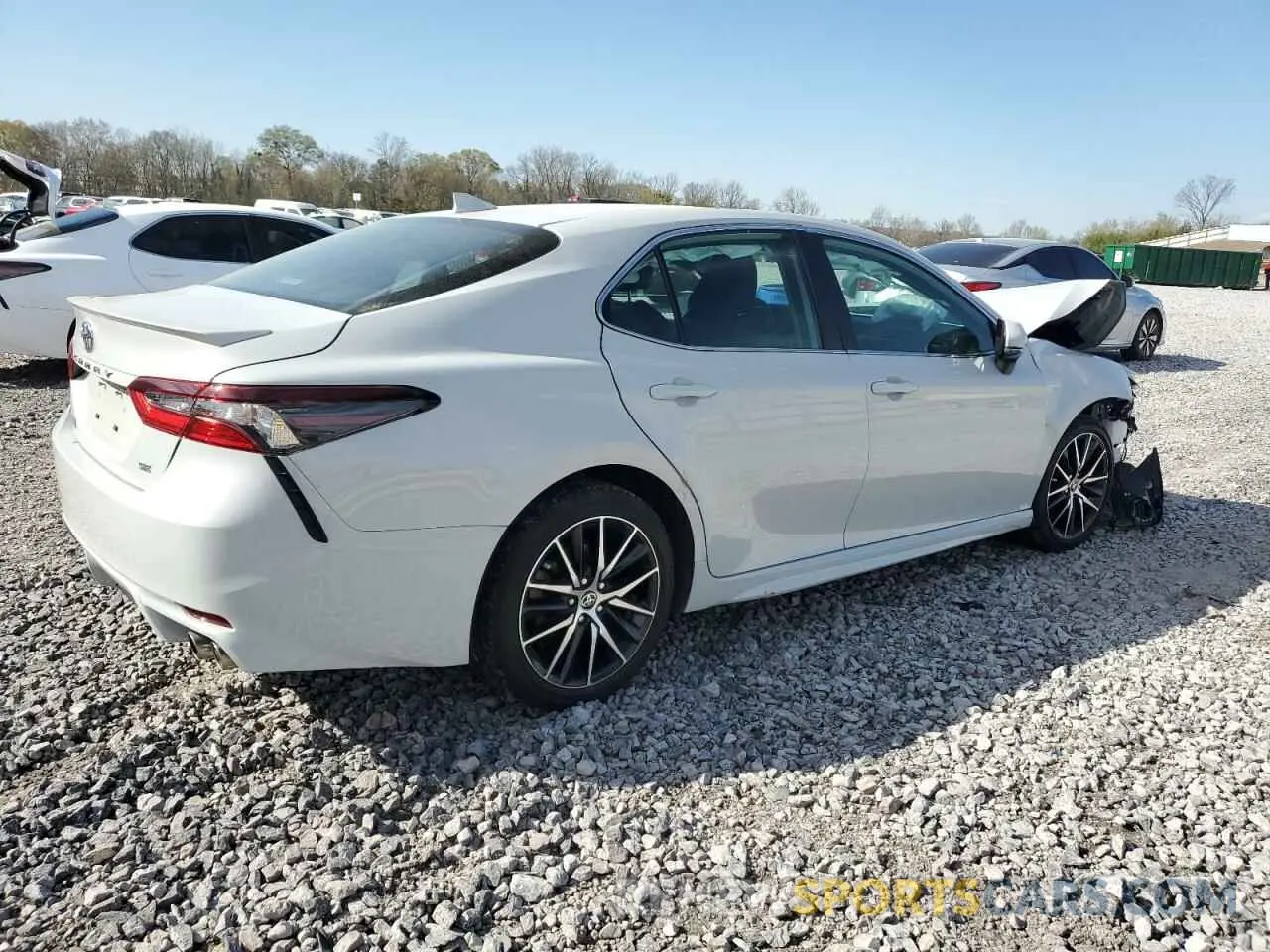 3 fotografías del automóvil dañado 4T1T11AK4RU210487 TOYOTA CAMRY 2024