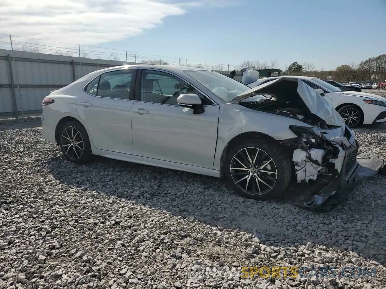4 fotografías del automóvil dañado 4T1T11AK4RU210487 TOYOTA CAMRY 2024