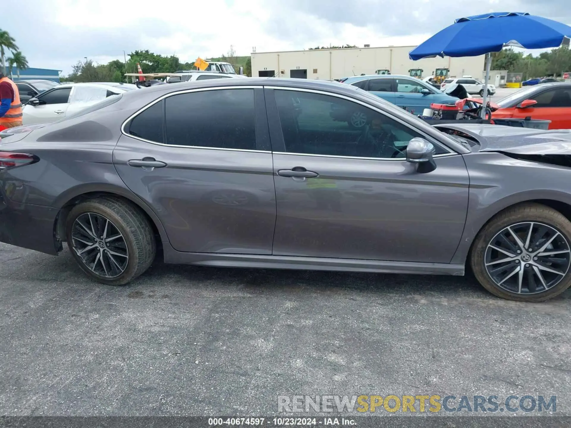 12 fotografías del automóvil dañado 4T1T11AK4RU254540 TOYOTA CAMRY 2024