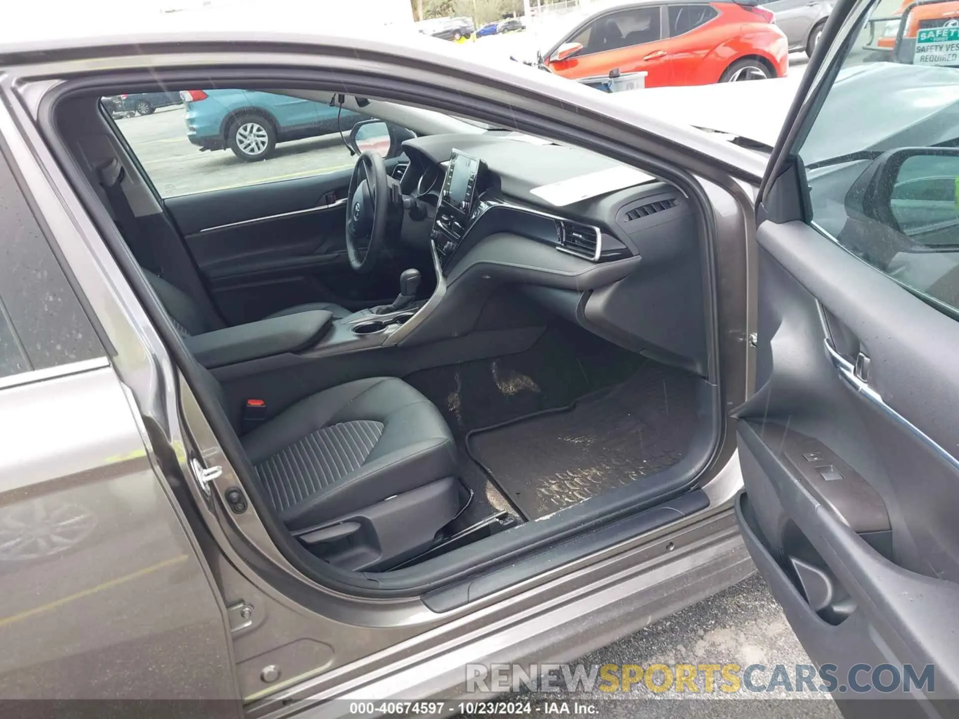 5 fotografías del automóvil dañado 4T1T11AK4RU254540 TOYOTA CAMRY 2024