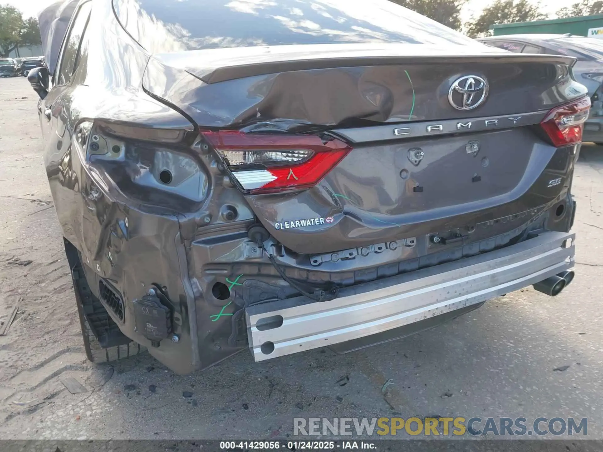 6 fotografías del automóvil dañado 4T1T11AK4RU849176 TOYOTA CAMRY 2024