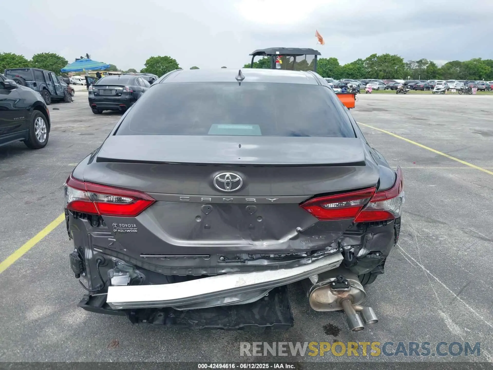 6 fotografías del automóvil dañado 4T1T11AK4RU871436 TOYOTA CAMRY 2024