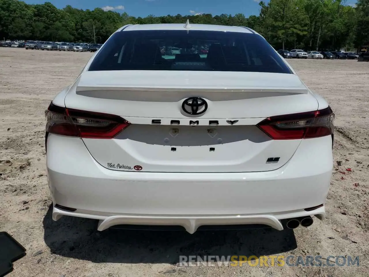 6 fotografías del automóvil dañado 4T1T11AK4RU893470 TOYOTA CAMRY 2024