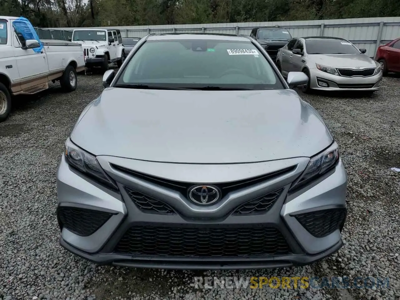 5 fotografías del automóvil dañado 4T1T11AK4RU903589 TOYOTA CAMRY 2024