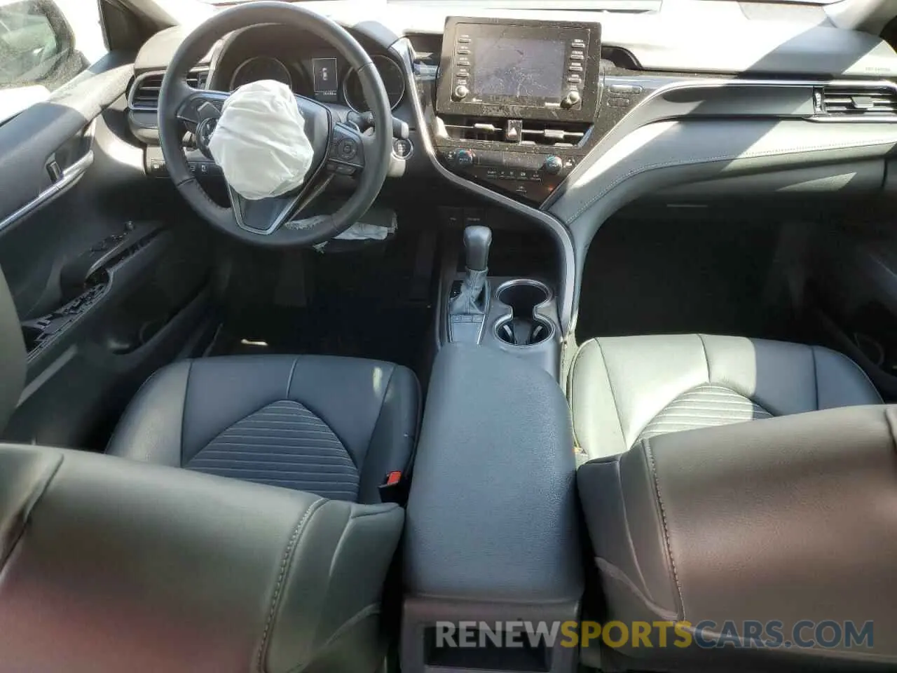 8 fotografías del automóvil dañado 4T1T11AK5RU853138 TOYOTA CAMRY 2024