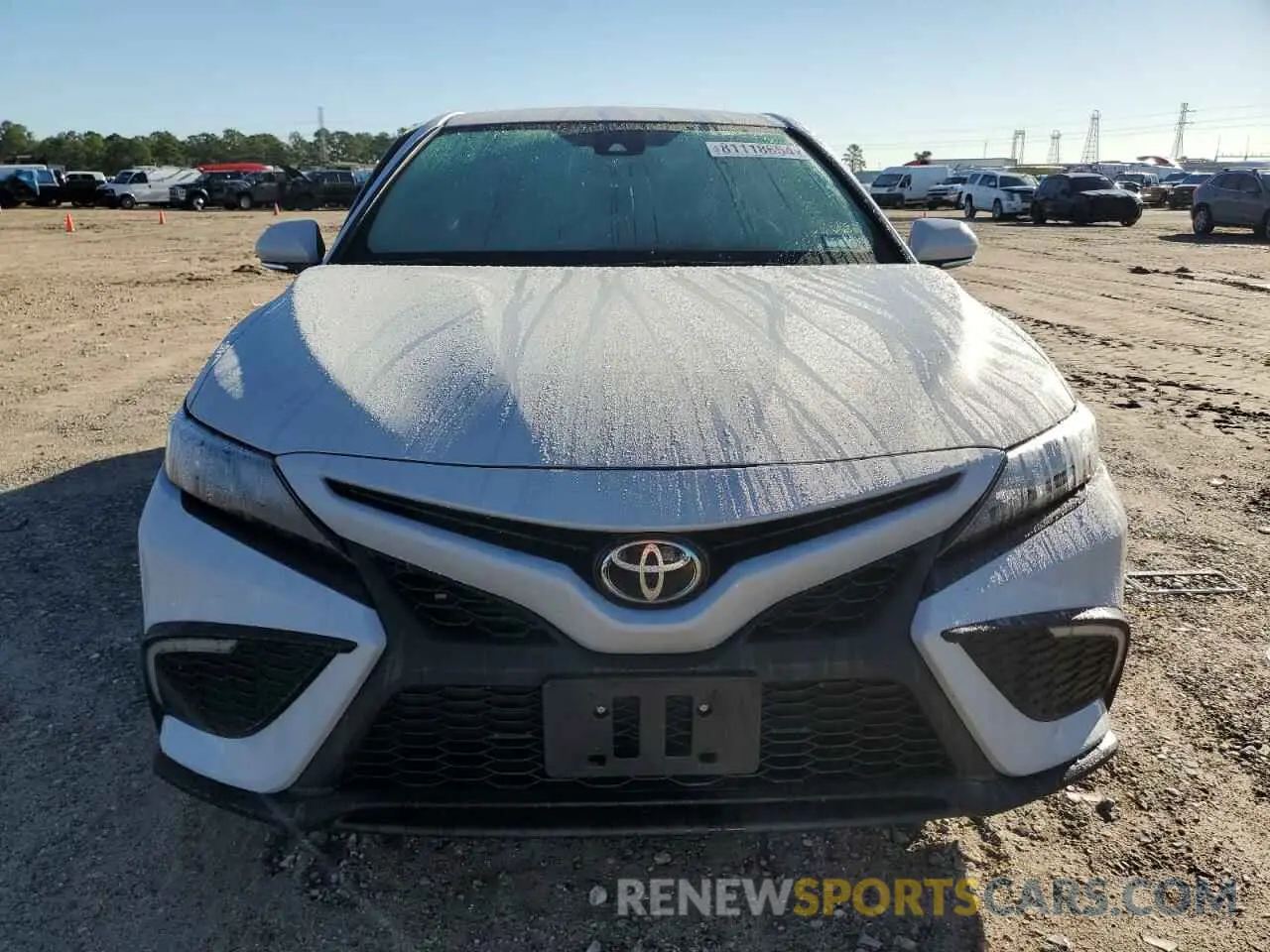 5 fotografías del automóvil dañado 4T1T11AK6RU213911 TOYOTA CAMRY 2024