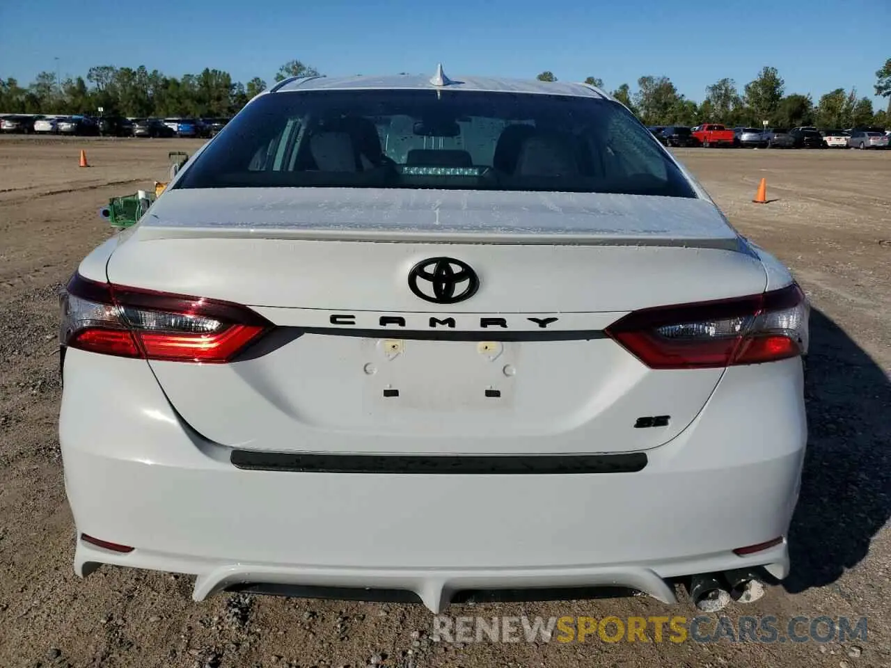 6 fotografías del automóvil dañado 4T1T11AK6RU213911 TOYOTA CAMRY 2024