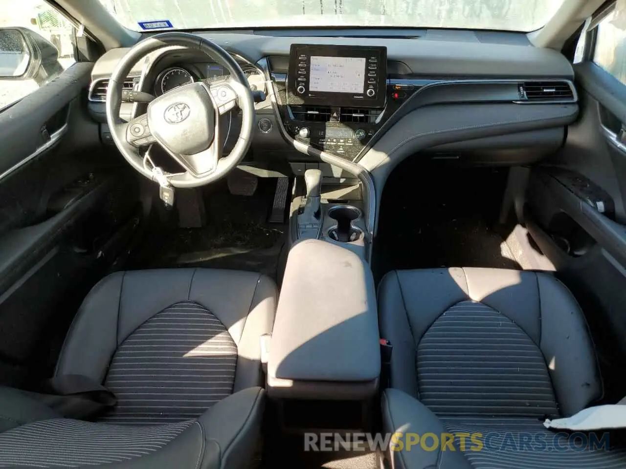 8 fotografías del automóvil dañado 4T1T11AK6RU213911 TOYOTA CAMRY 2024