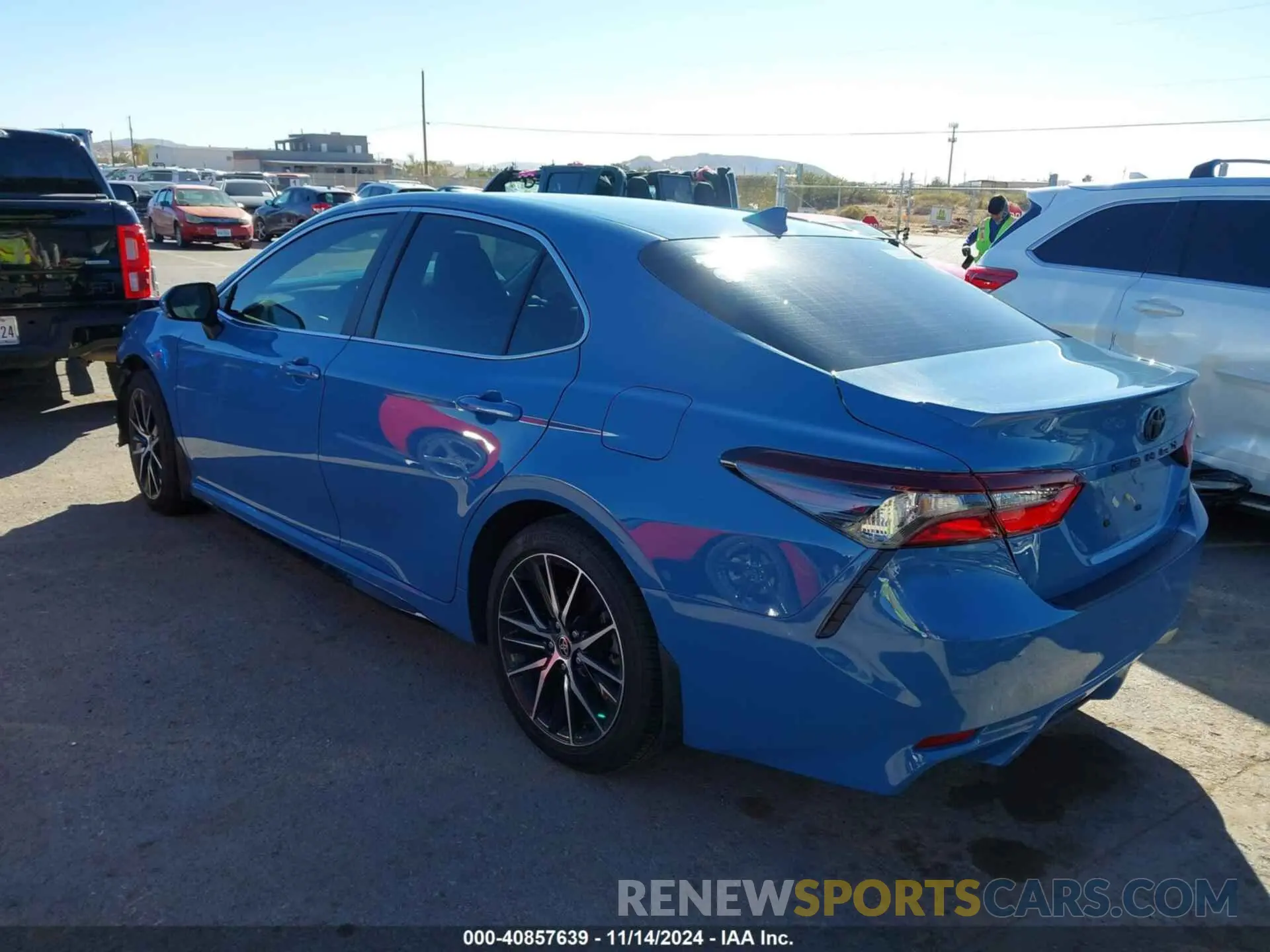 3 fotografías del automóvil dañado 4T1T11AK6RU216324 TOYOTA CAMRY 2024