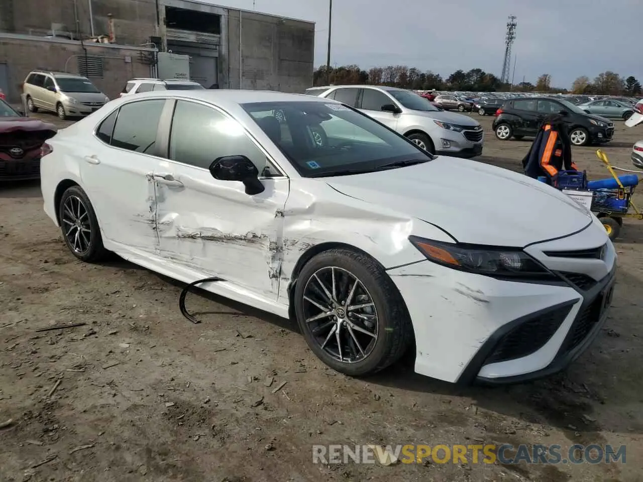 4 fotografías del automóvil dañado 4T1T11AK6RU859224 TOYOTA CAMRY 2024