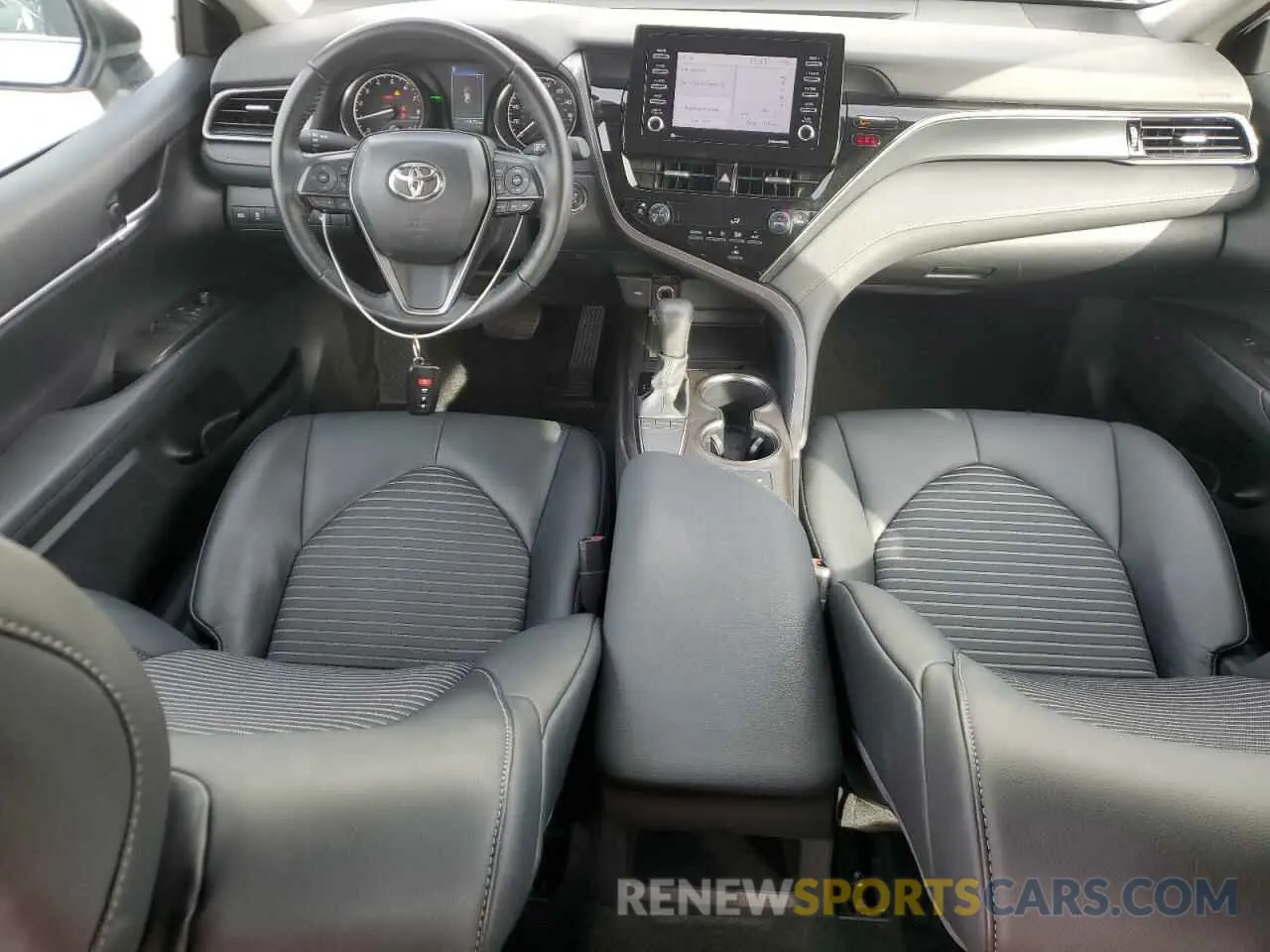8 fotografías del automóvil dañado 4T1T11AK6RU859224 TOYOTA CAMRY 2024