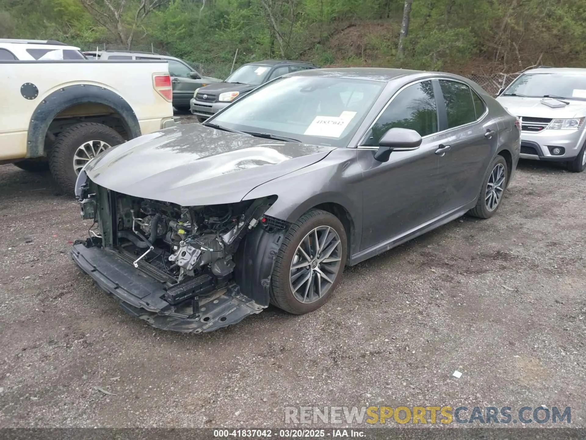 2 fotografías del automóvil dañado 4T1T11AK7RU841802 TOYOTA CAMRY 2024