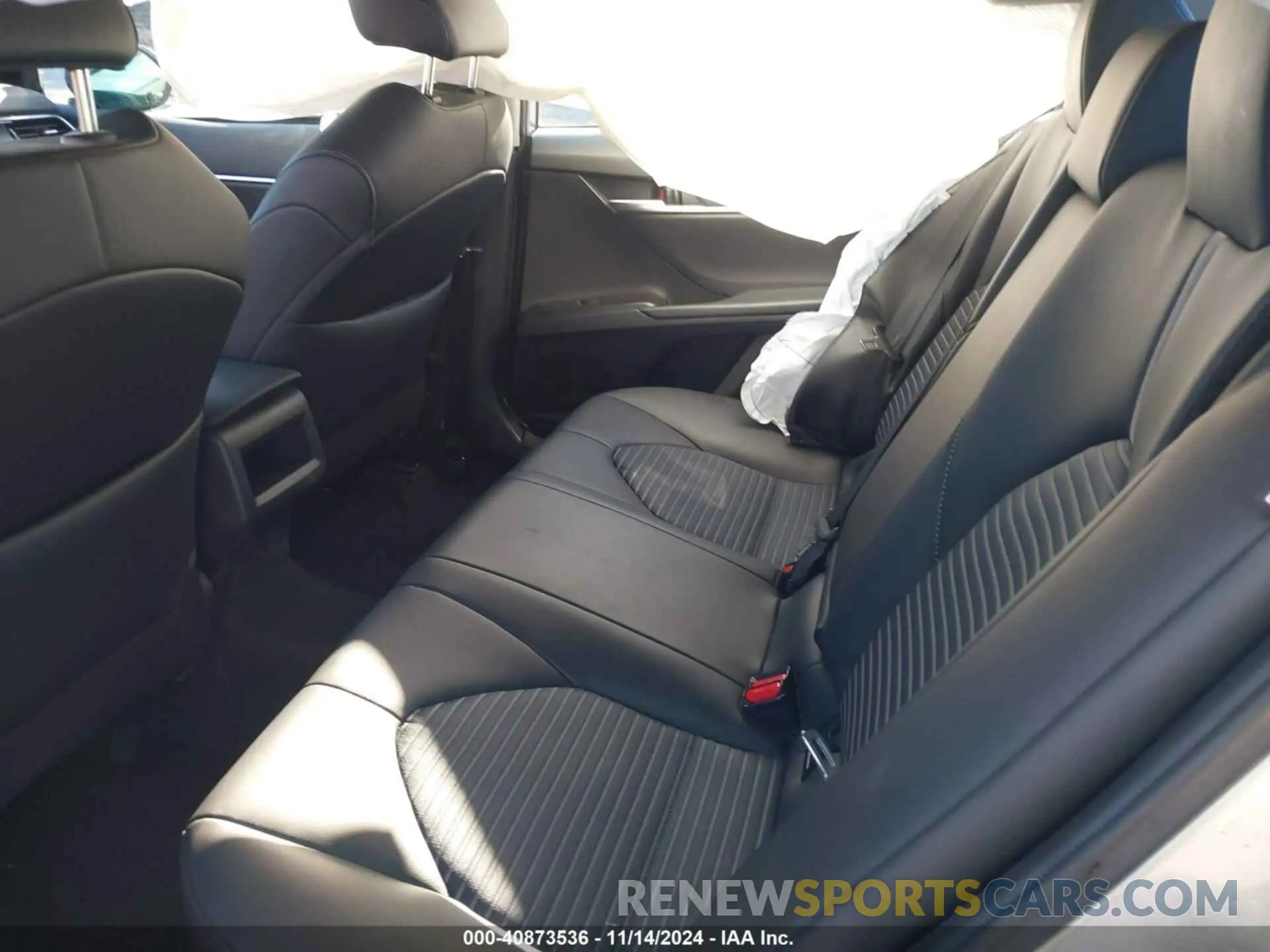 8 fotografías del automóvil dañado 4T1T11AK7RU864691 TOYOTA CAMRY 2024