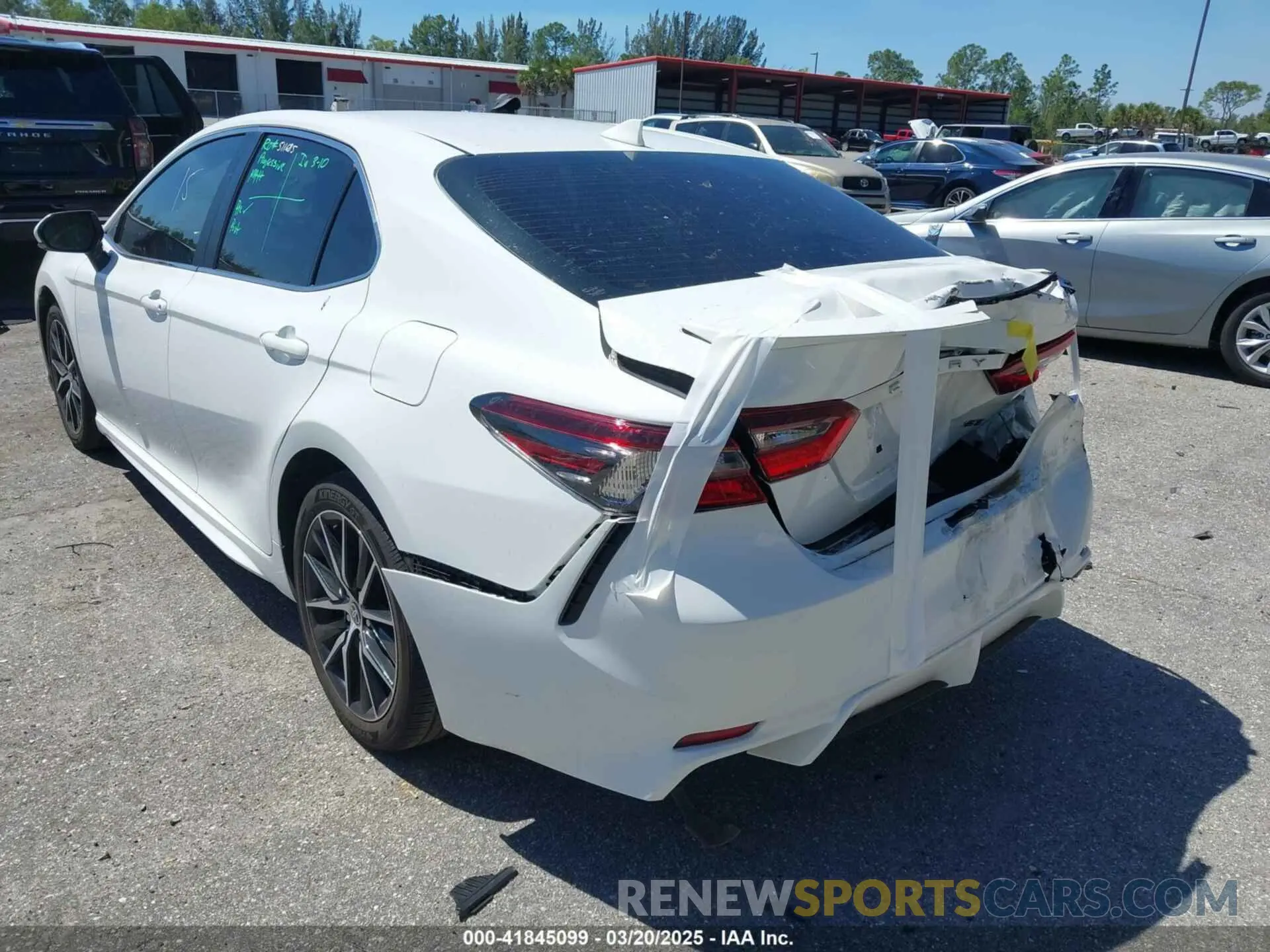 17 fotografías del automóvil dañado 4T1T11AK7RU865680 TOYOTA CAMRY 2024