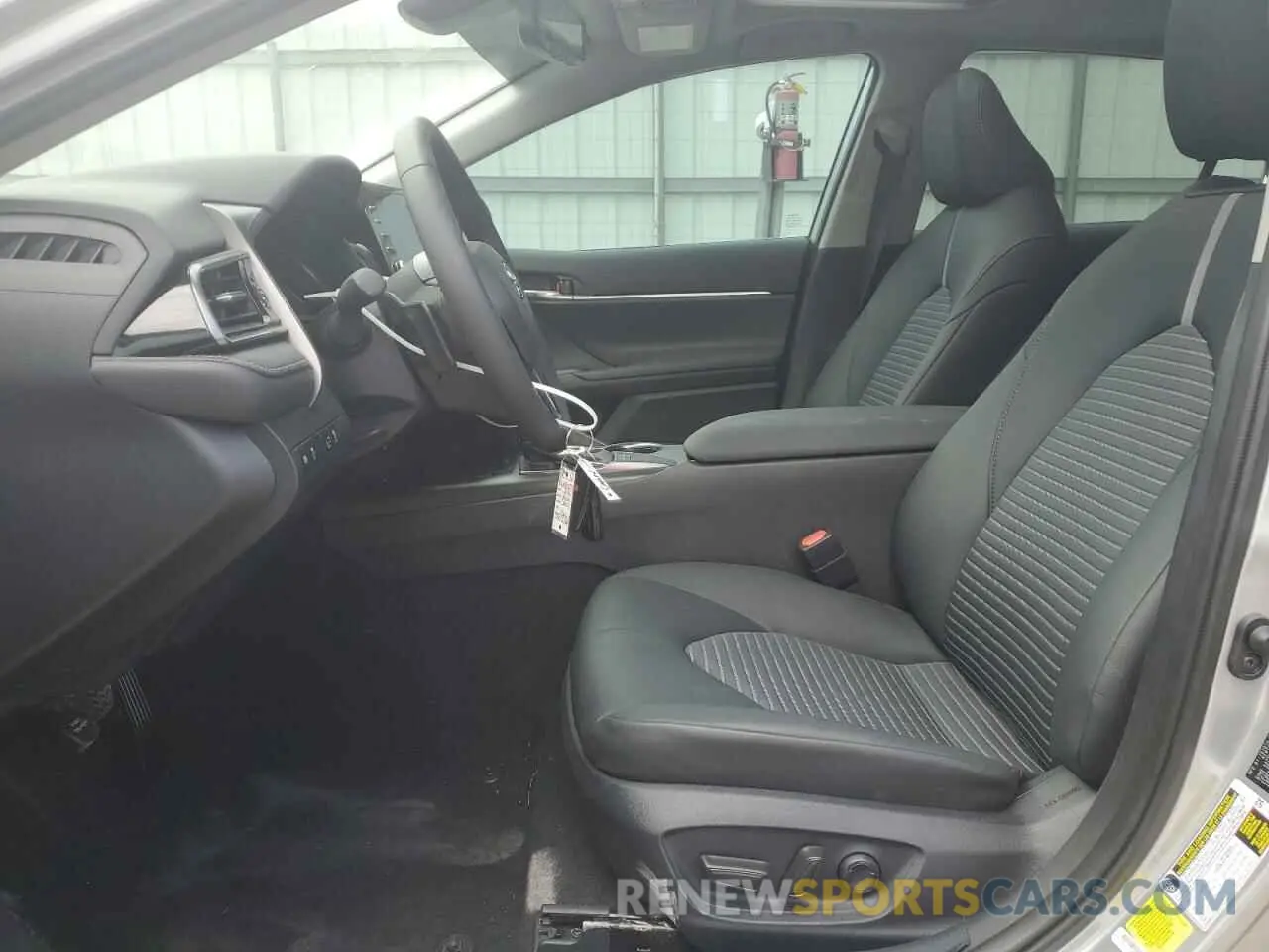 7 fotografías del automóvil dañado 4T1T11AK7RU920550 TOYOTA CAMRY 2024