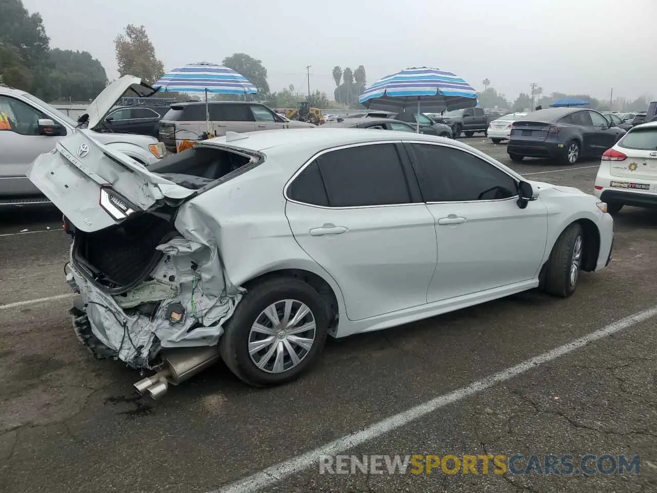 3 fotografías del automóvil dañado 4T1T11AK8RU266111 TOYOTA CAMRY 2024