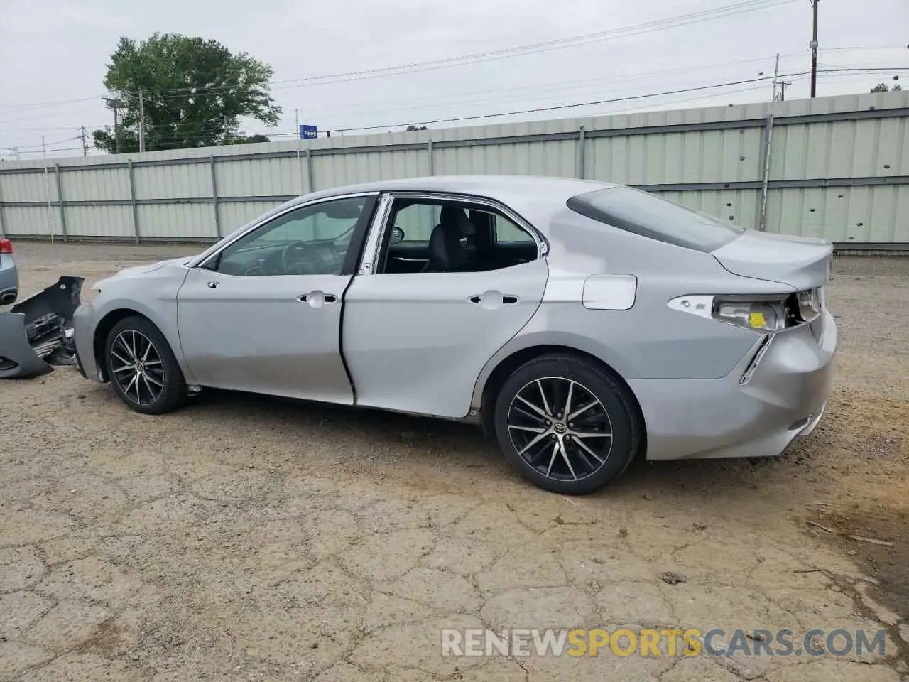 2 fotografías del automóvil dañado 4T1T11AK8RU846426 TOYOTA CAMRY 2024
