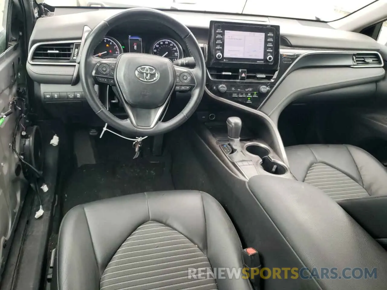 8 fotografías del automóvil dañado 4T1T11AK8RU846426 TOYOTA CAMRY 2024