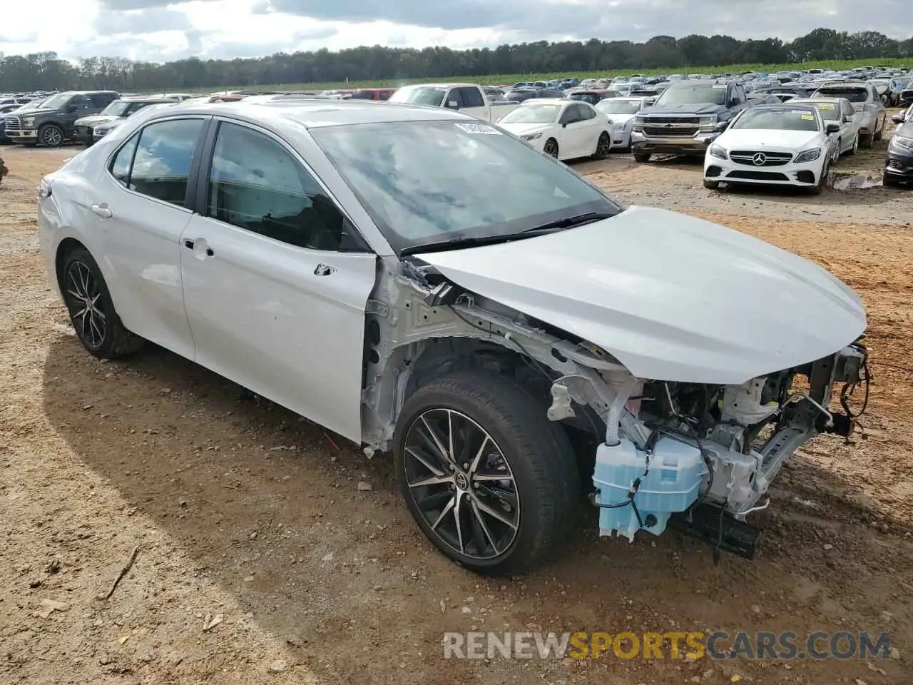 4 fotografías del automóvil dañado 4T1T11AK9RU199471 TOYOTA CAMRY 2024