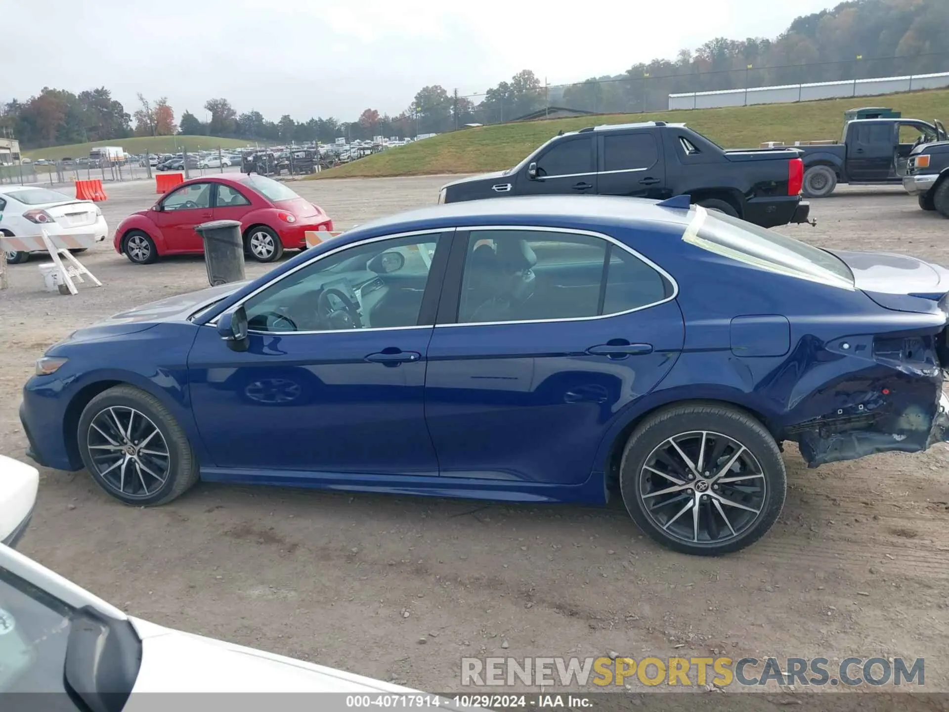 15 fotografías del automóvil dañado 4T1T11AK9RU235868 TOYOTA CAMRY 2024