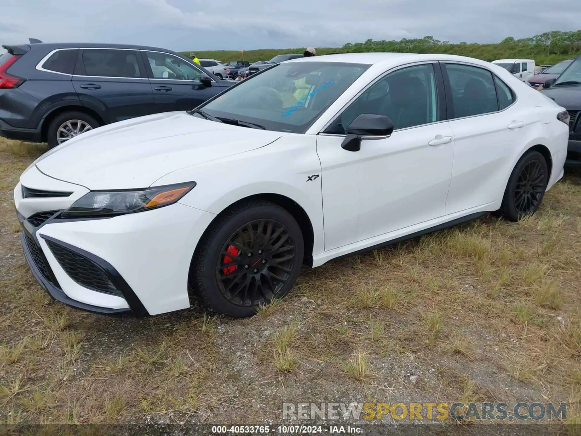 2 fotografías del automóvil dañado 4T1T11AK9RU847035 TOYOTA CAMRY 2024