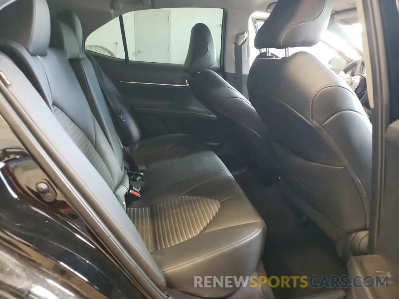 10 fotografías del automóvil dañado 4T1T11AK9RU869942 TOYOTA CAMRY 2024