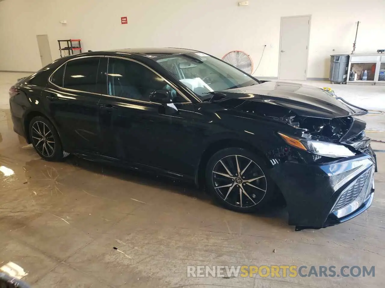 4 fotografías del automóvil dañado 4T1T11AK9RU869942 TOYOTA CAMRY 2024