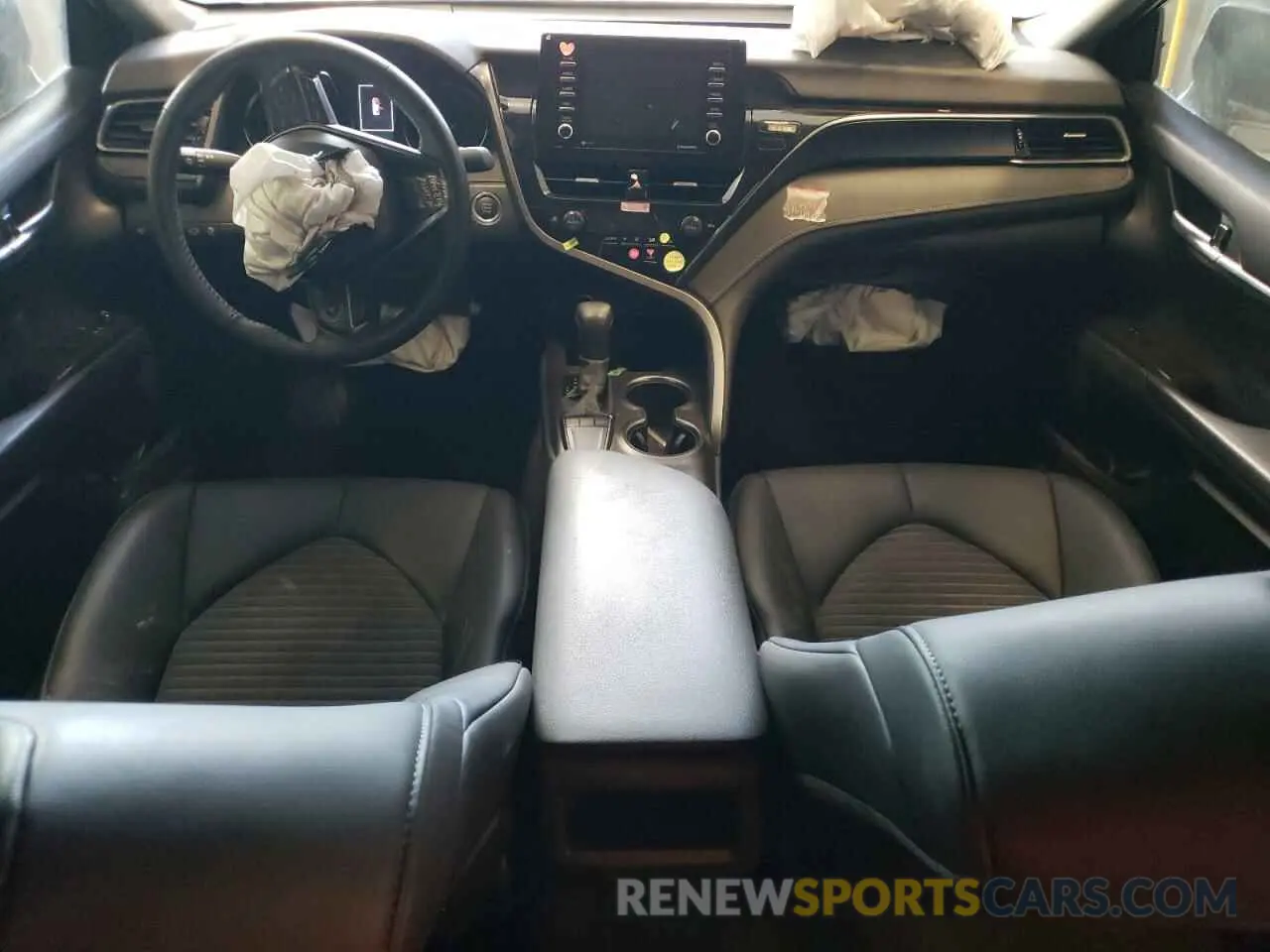 8 fotografías del automóvil dañado 4T1T11AK9RU869942 TOYOTA CAMRY 2024