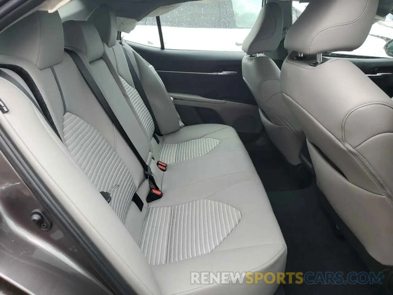 10 fotografías del automóvil dañado 4T1T11AKXRU872204 TOYOTA CAMRY 2024