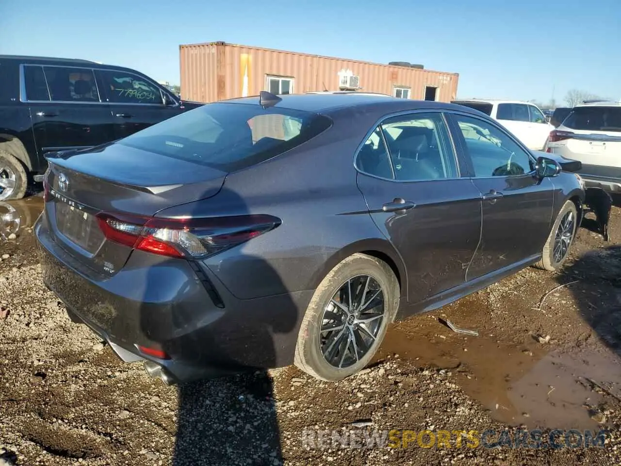 3 fotografías del automóvil dañado 4T1T11BK0RU116069 TOYOTA CAMRY 2024