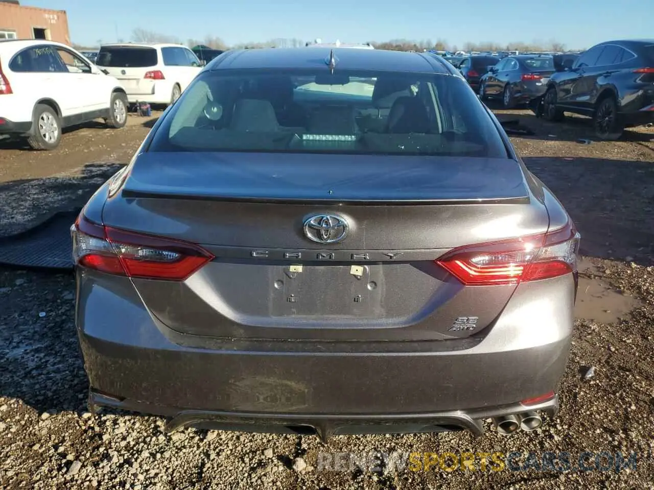 6 fotografías del automóvil dañado 4T1T11BK0RU116069 TOYOTA CAMRY 2024